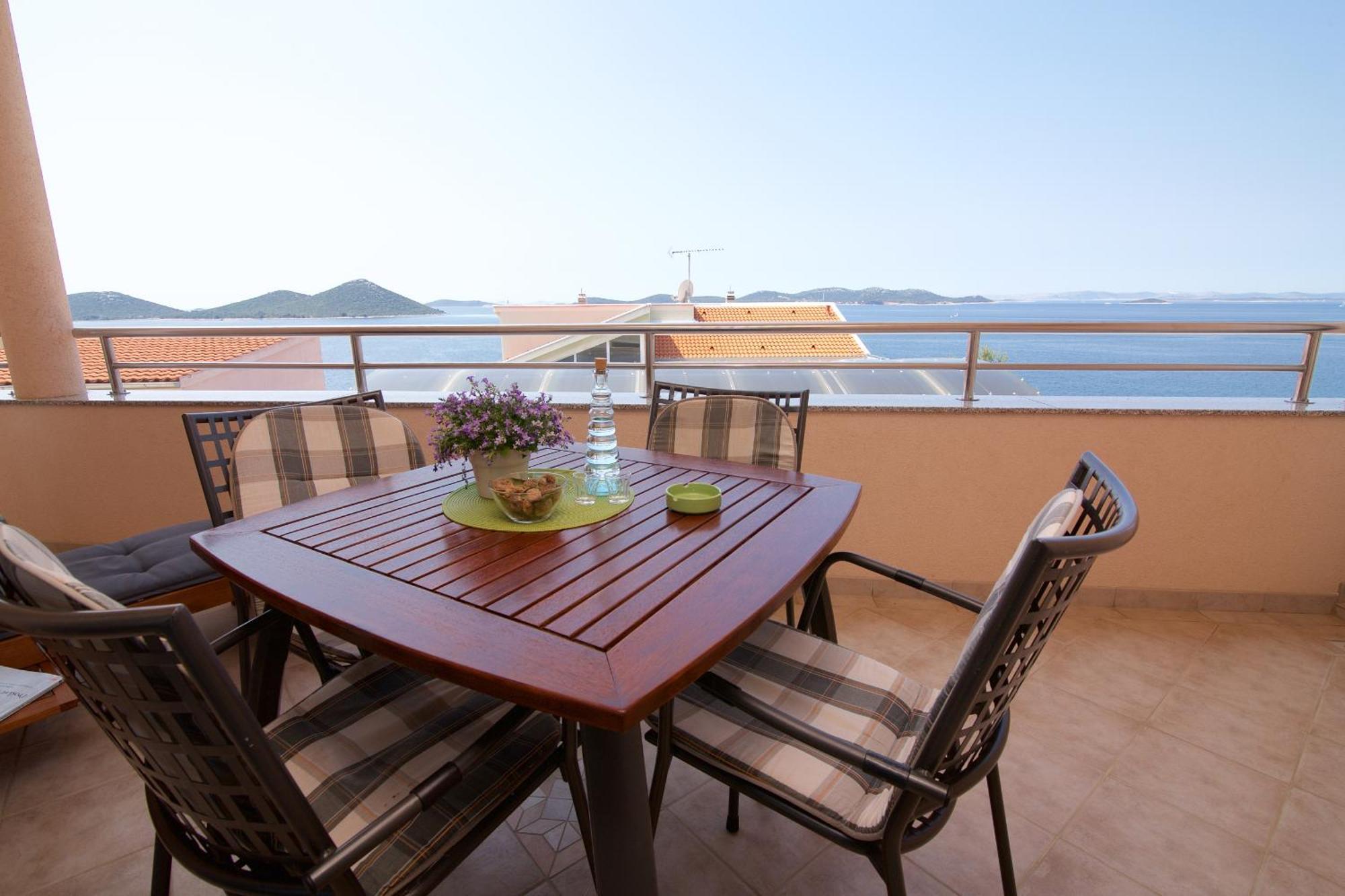 Lea Apartments Drage Esterno foto